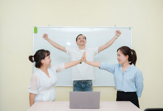 CHÍNH SÁCH TÁI TUYỂN DỤNG NHÂN VIÊN VÀ TUYỂN DỤNG NỘI BỘ